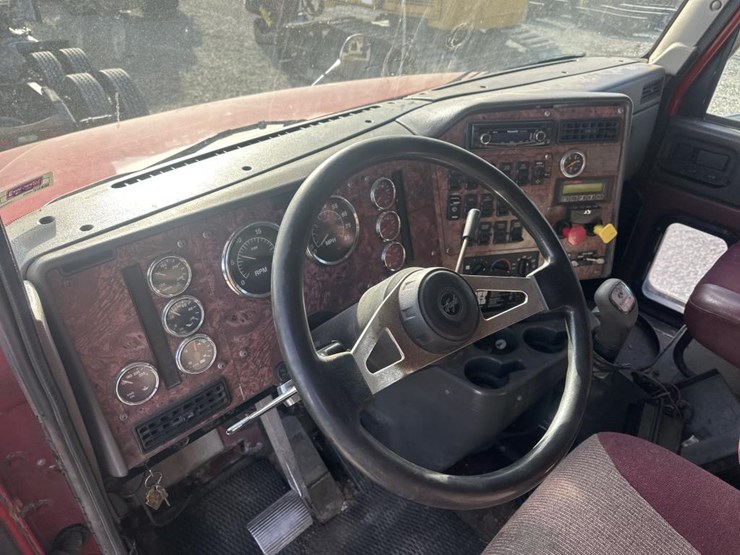 2000-international-9200i-image-24