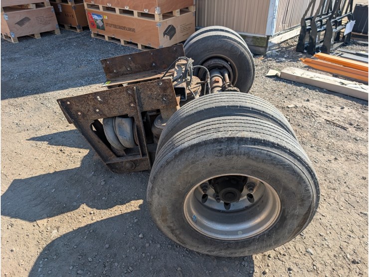 lift-axle-w/-air-ride-suspension,-aluminum-rims-image-3