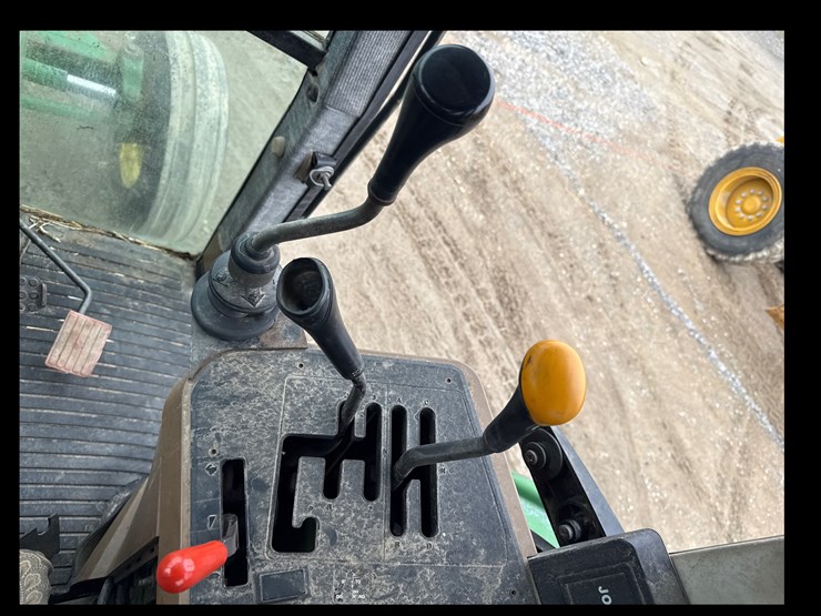 john-deere-6400-image-36