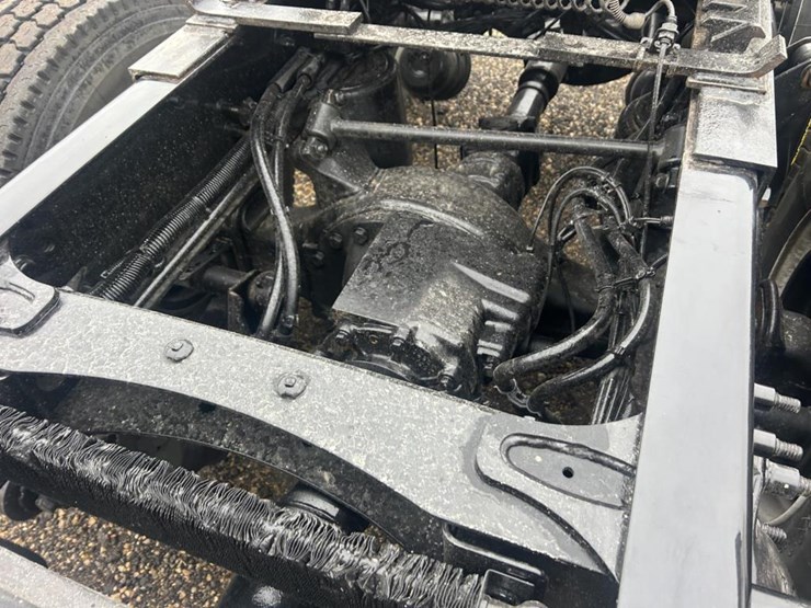 #1675-•-2016-freightliner-harrison-glider-kit-day-cab-truc-image-35