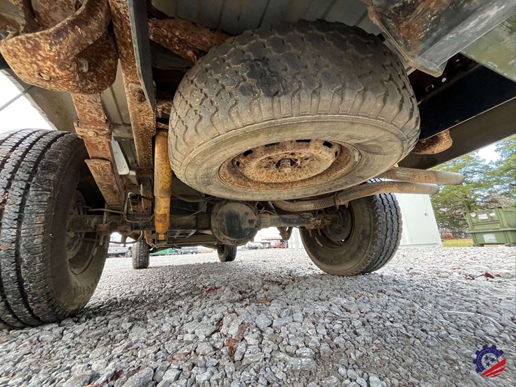 1990-gmc-sierra-pickup-truck-image-30