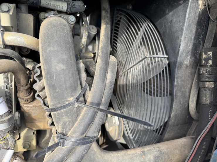 #1460-•-2014-genie-1056-telehandler-image-49