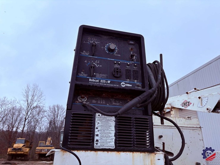 1998-freightliner-fl70-image-32