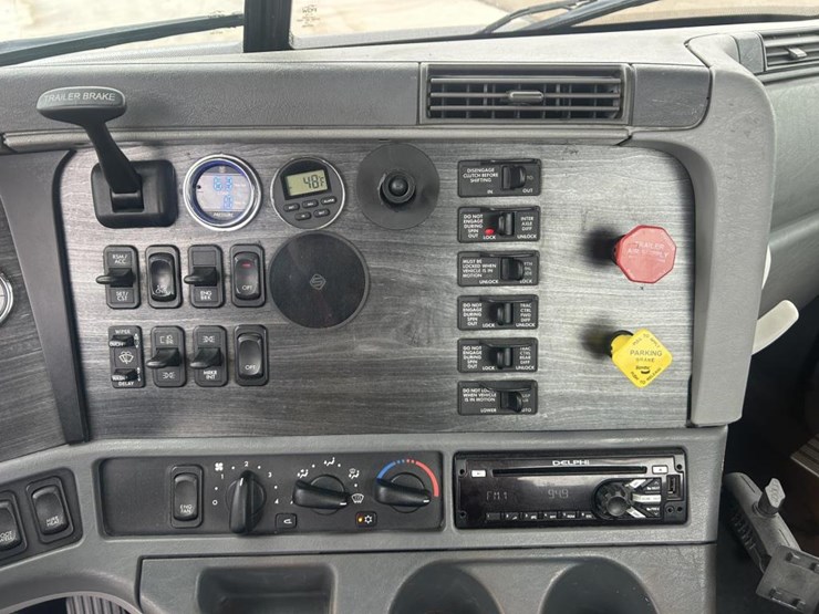 #1675-•-2016-freightliner-harrison-glider-kit-day-cab-truc-image-75