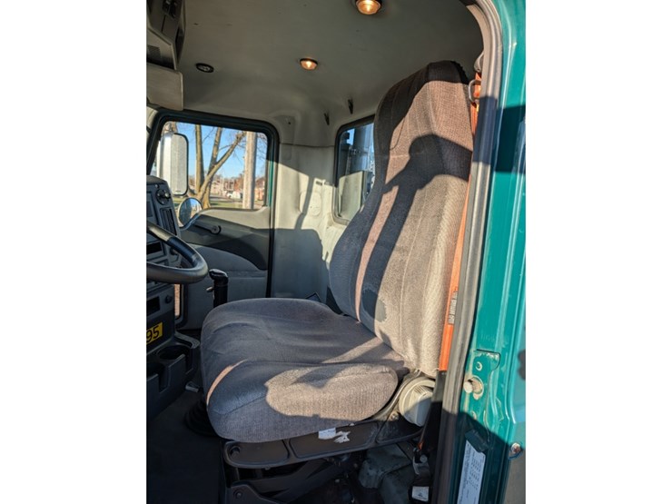 2013-mack-cxu612-day-cab-image-20