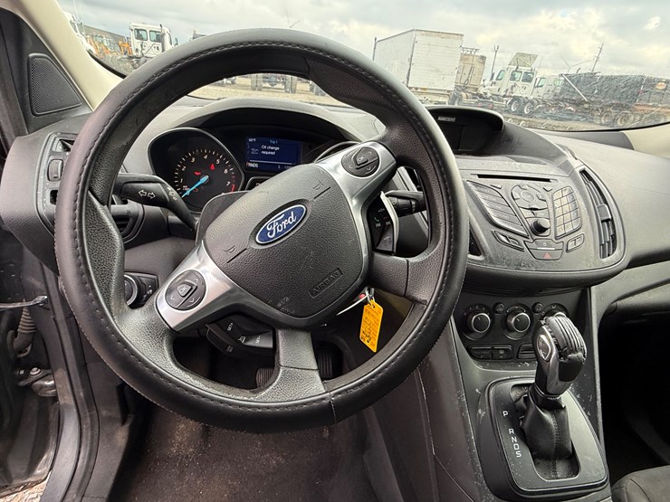 2014-ford-escape-image-36