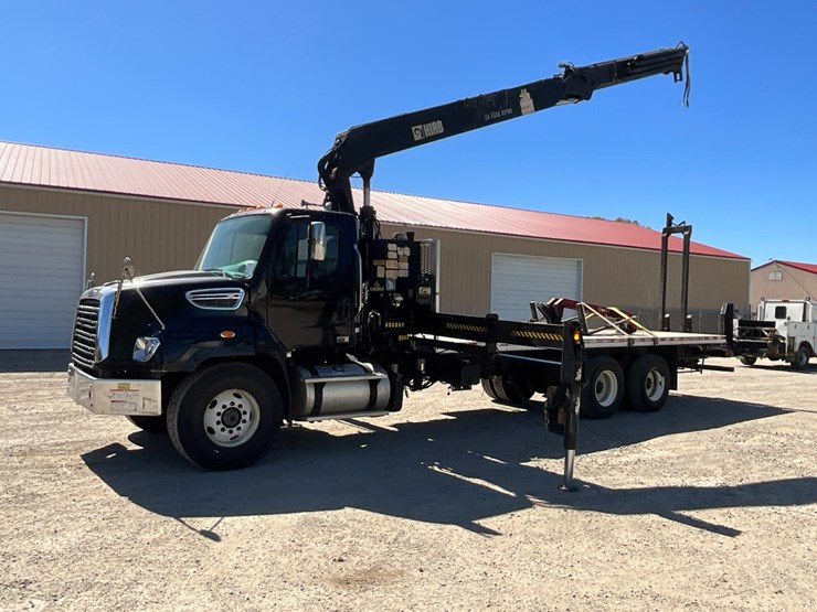 2013-freightliner-sd114-material-crane-image-2