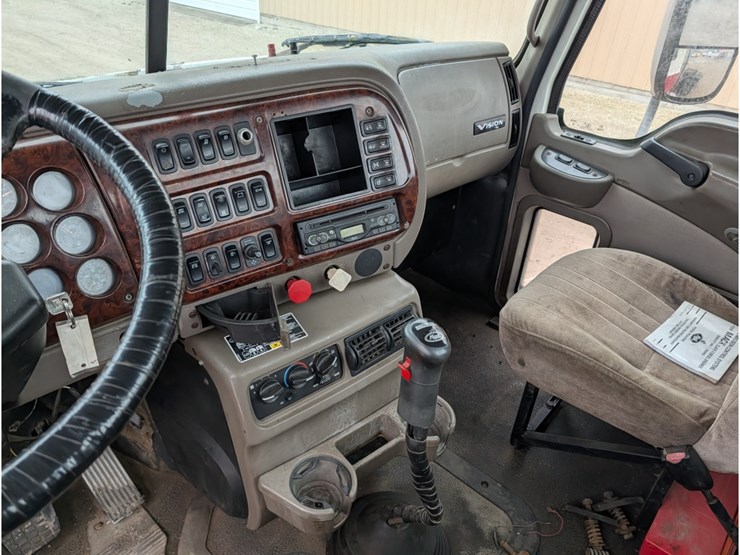 2007-mack-cxn613-daycab-image-19