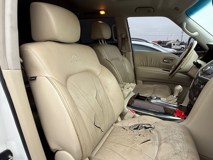 2012-infiniti-qx56-image-22