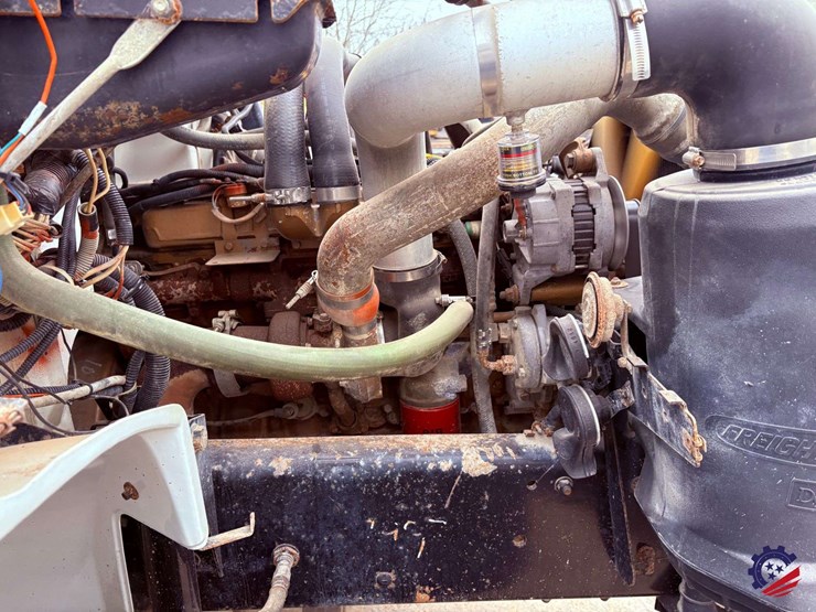 1998-freightliner-fl70-image-63