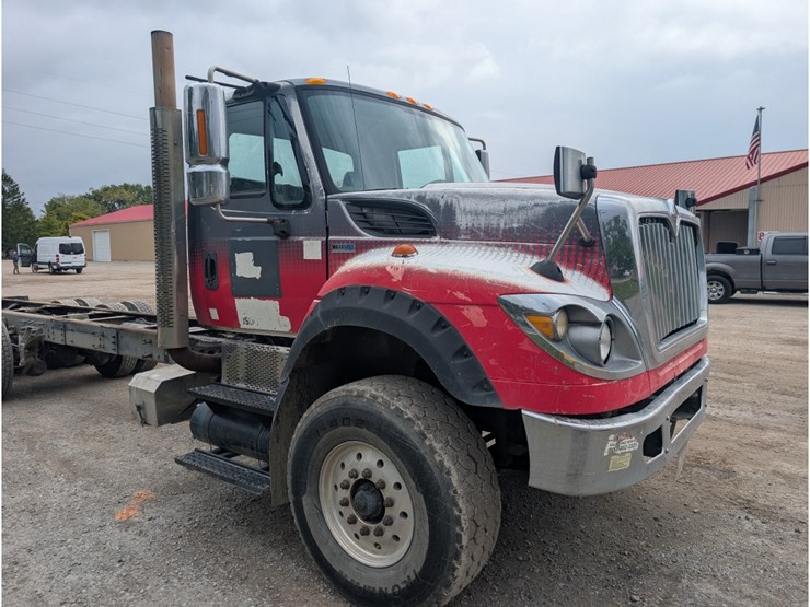 2012-international-7600-image-4