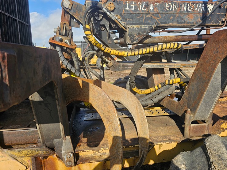 caterpillar-574-image-56