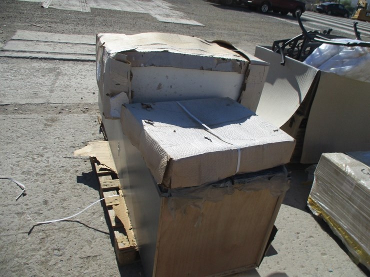 lot-of-(2)-wood-cabinets-image-3