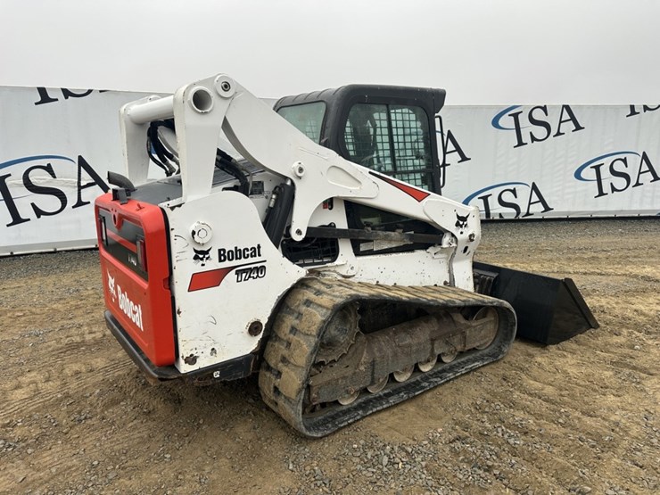 2020-bobcat-t740-image-5