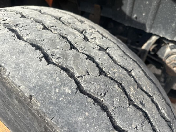 2009-international-7400-image-61