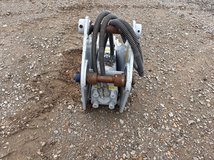 #22614-•-switch-hitch-f9tlb-backhoe/trackhoe-hammer-f988791-image-8