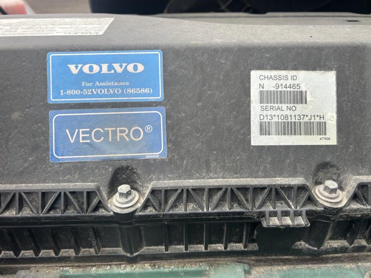 #1676-•-2015-volvo-vnl-day-cab-truck-tractor-image-45