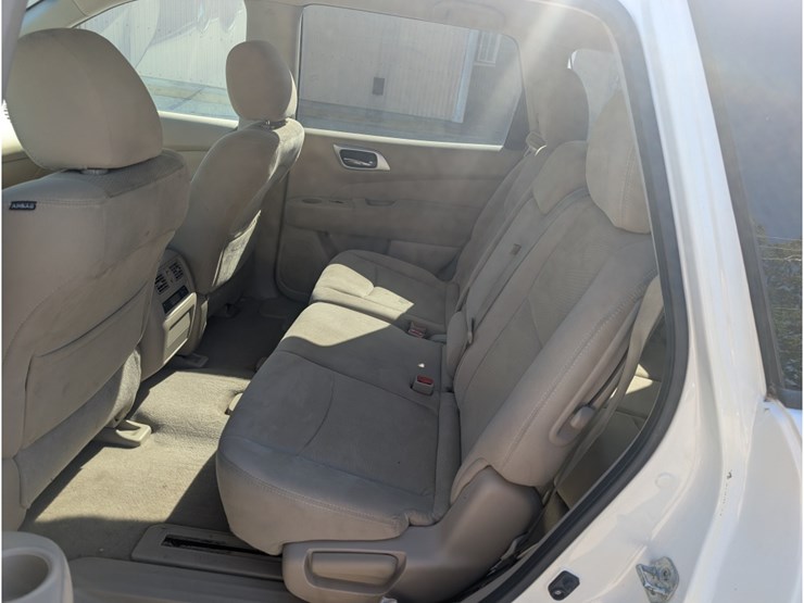 2014-nissan-pathfinder-image-10