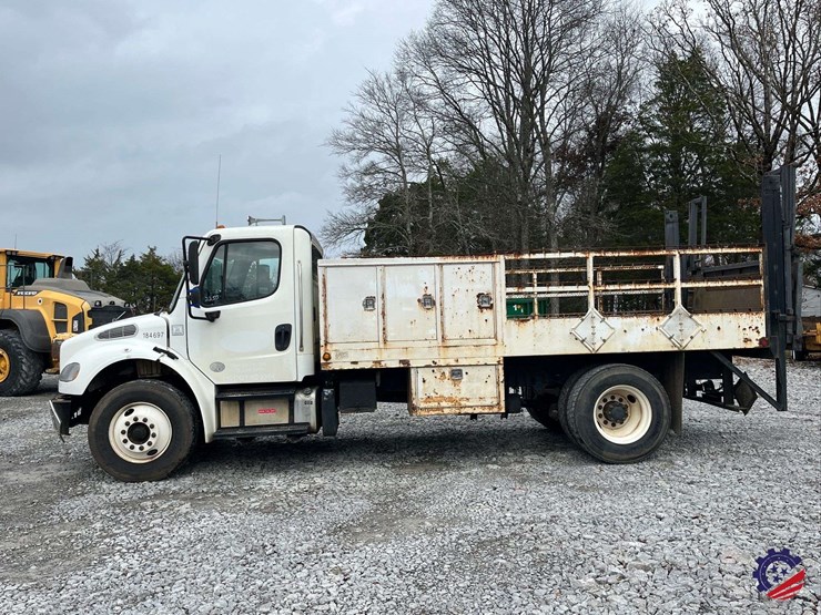2017-freightliner-m2-s/a-tank-truck-image-2