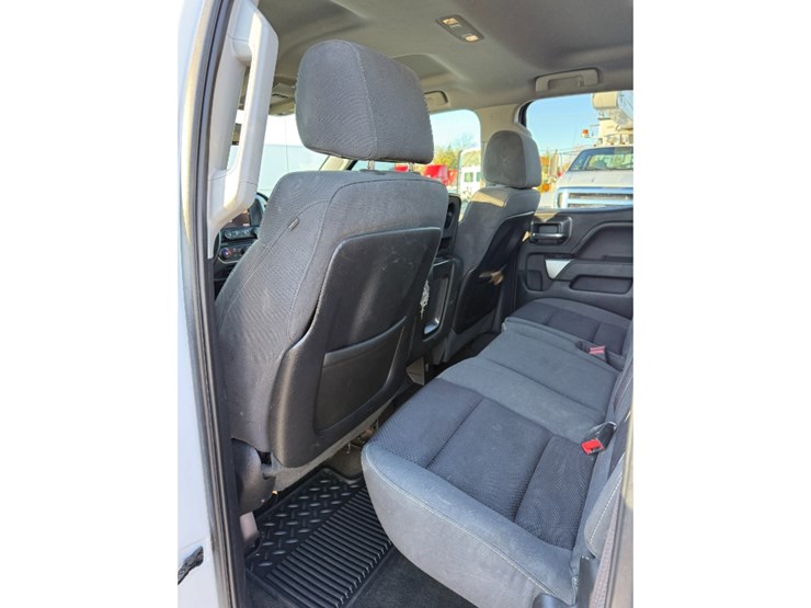 2014-chevrolet-silverado-image-17