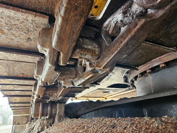 deere-200d-lc-image-65