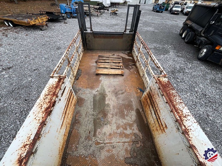 2017-freightliner-m2-s/a-tank-truck-image-49