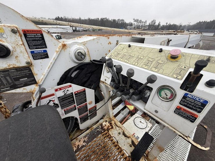 #2000-•-2014-freightliner-altec-digger-derrick-image-62