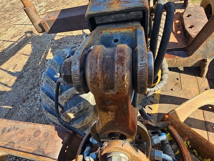 caterpillar-574-image-75