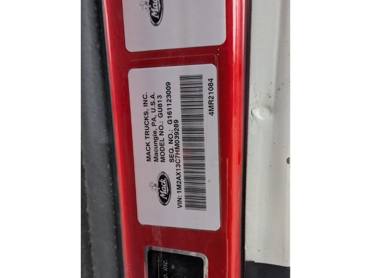 2017-mack-gu813-shingle-conveyor-image-32