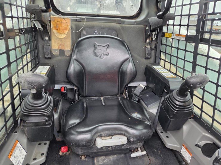 2020-bobcat-t740-image-39