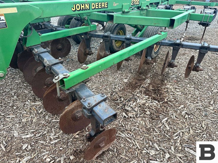 john-deere-2700-image-13