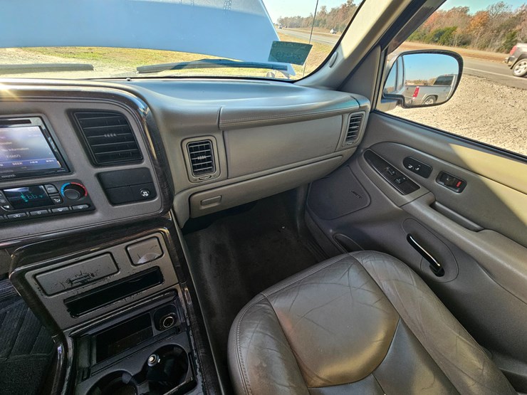 2004-gmc-yukon-image-32