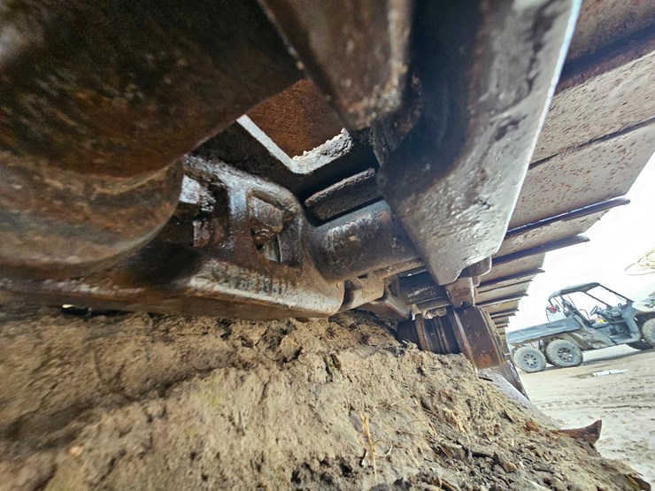 deere-200d-lc-image-76