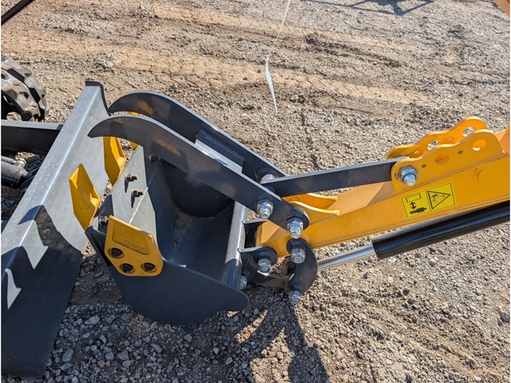 landhonor-lhr-kn16-cem-mini-excavator-image-3