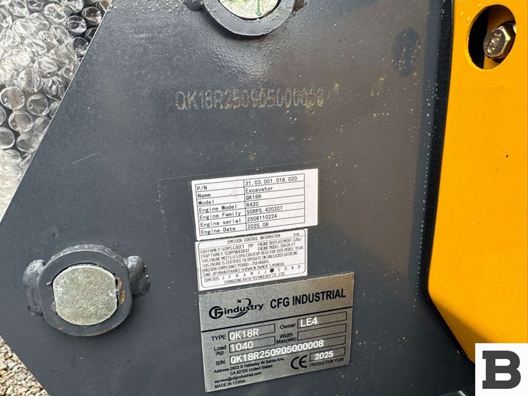 2025-cfg-industrial-qk18r-mini-excavator-image-13