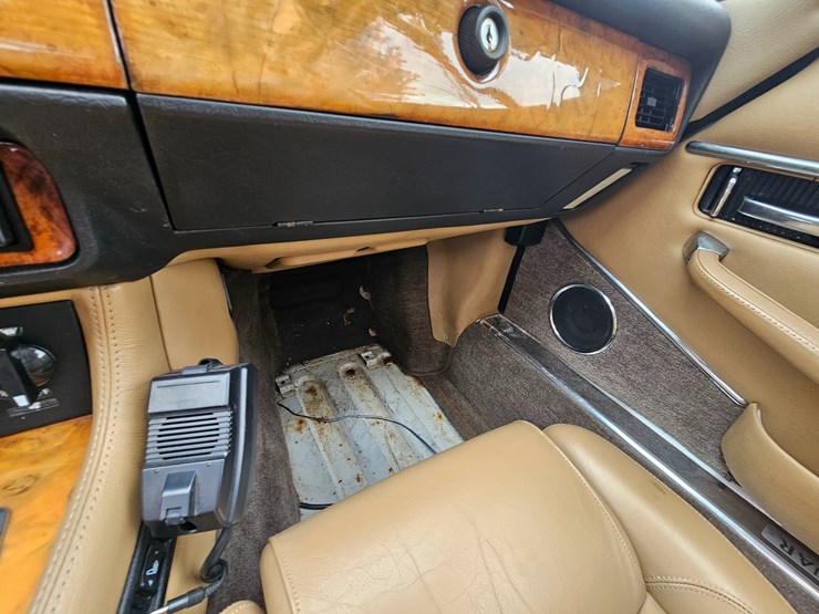 #21242-•-1990-jaguar-xjs-passenger-car-image-29