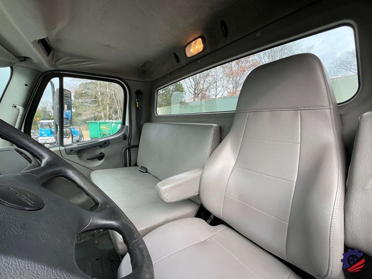 2017-freightliner-m2-s/a-tank-truck-image-70