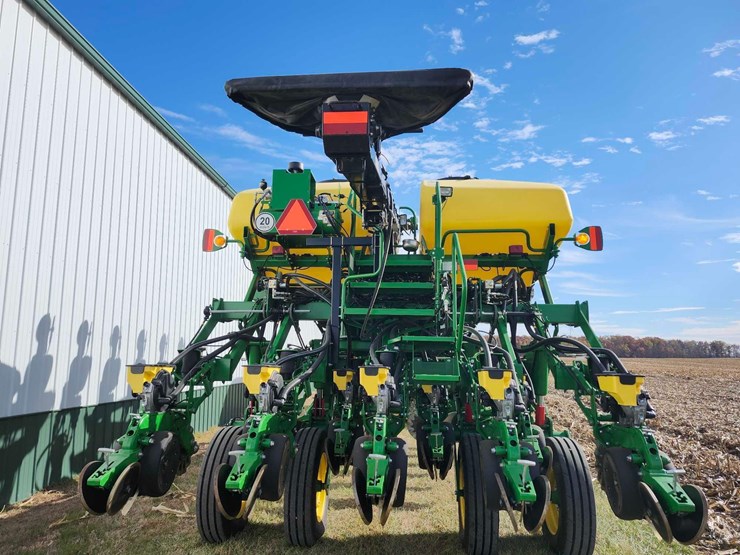 2021-john-deere-1795-image-13