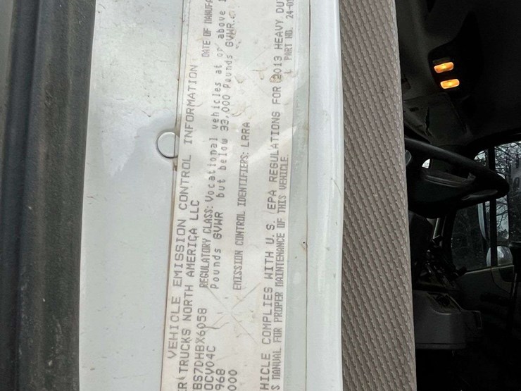 2013-freightliner-m2-s/a-cab-&-chassis-image-66