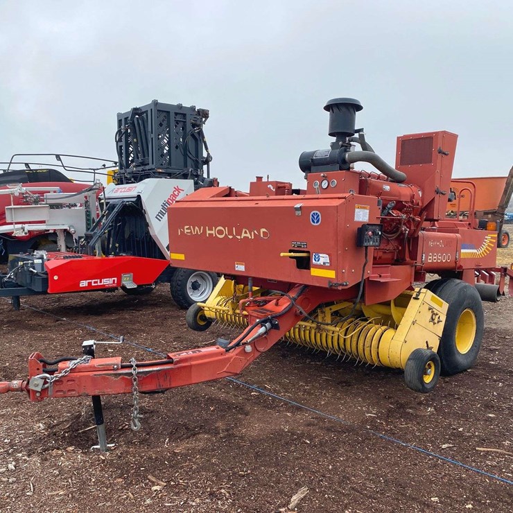 2002 NEW HOLLAND BB900