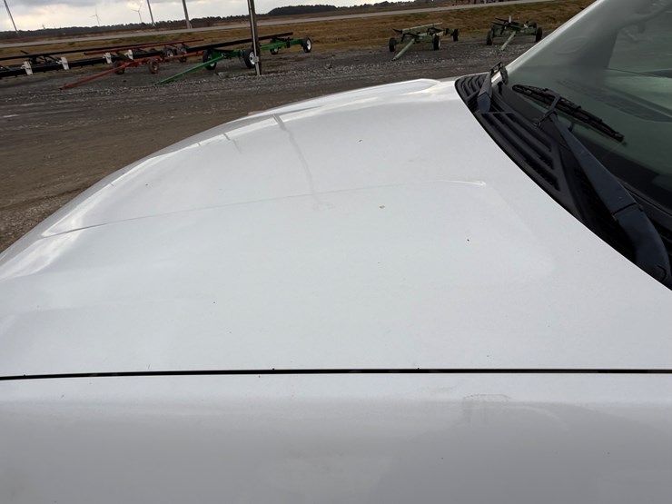 2012-chevrolet-suburban-image-20