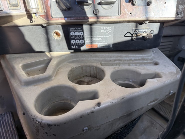 #1955-•-2008-international-eagle-day-cab-truck-tractor-image-48