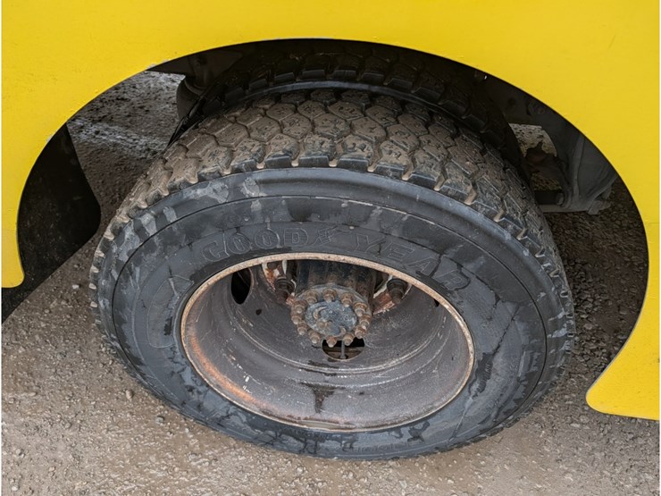 2017-freightliner-mt55-image-4