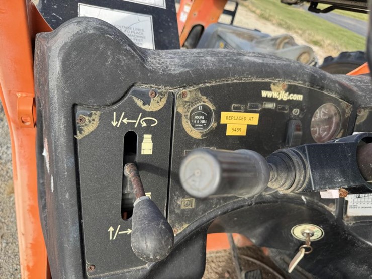 2006-jlg-g6-42a-image-30