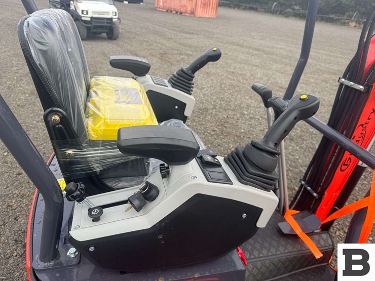 2025-cfg-industrial-mx15rx-mini-excavator-image-26