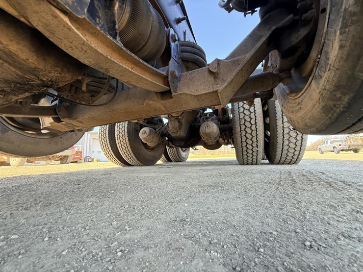 #1974-•-2008-international-eagle-day-cab-truck-tractor-image-52