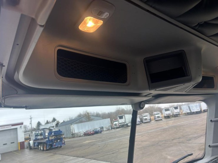 #1675-•-2016-freightliner-harrison-glider-kit-day-cab-truc-image-73