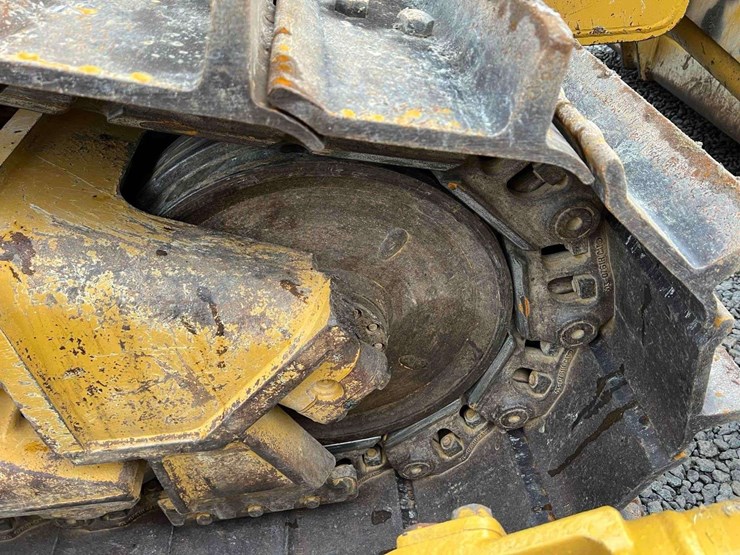 2022-caterpillar-d7-image-37