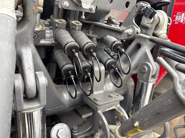 massey-ferguson-4709-image-10