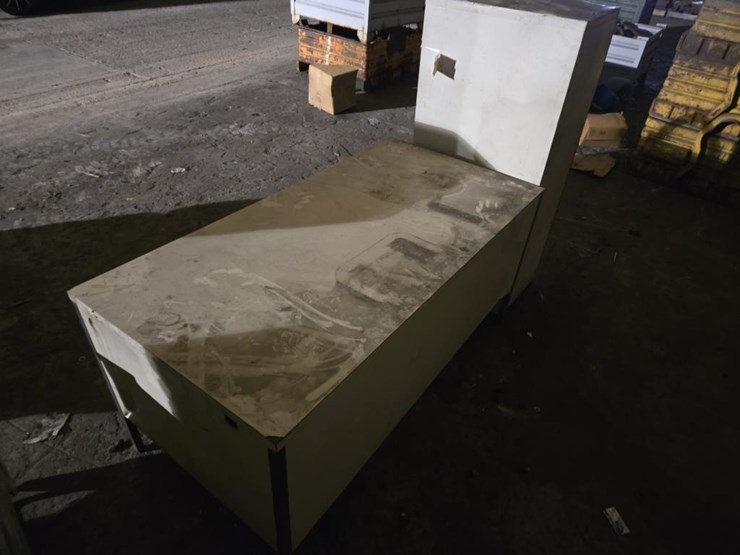 #3411-•-approx.-60"-desk-w/-filing-cabinets-image-3